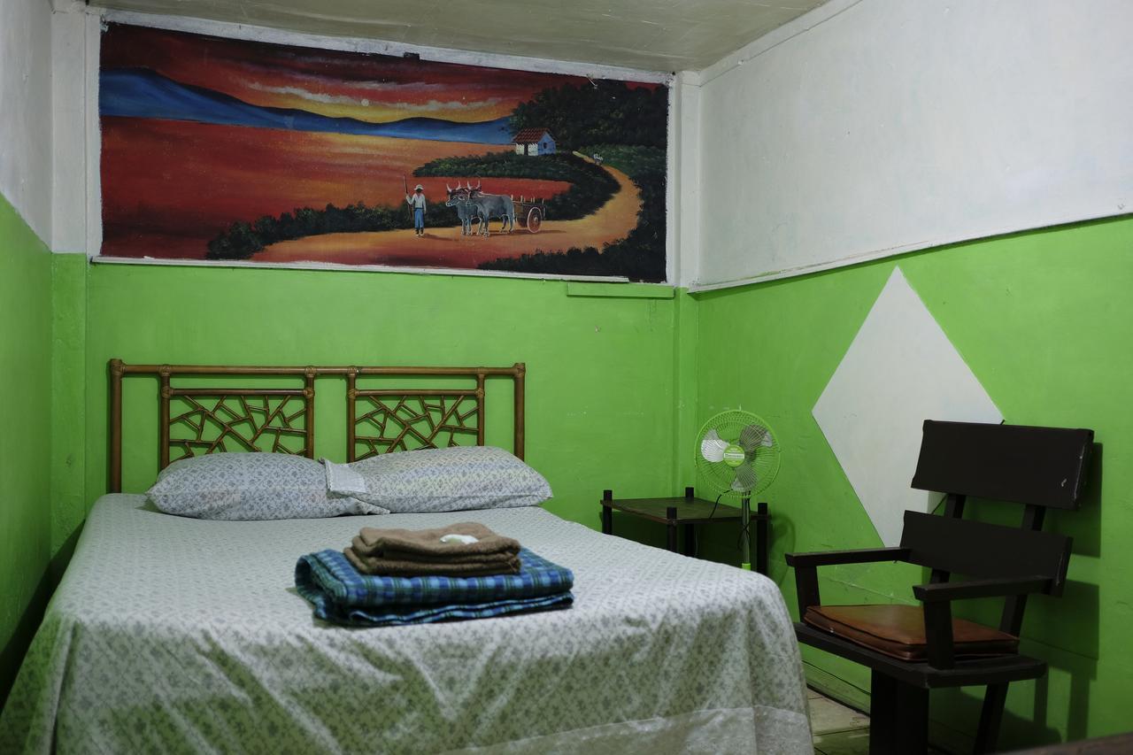 Hostal Del Este Santa Fe Сан-Хосе Экстерьер фото