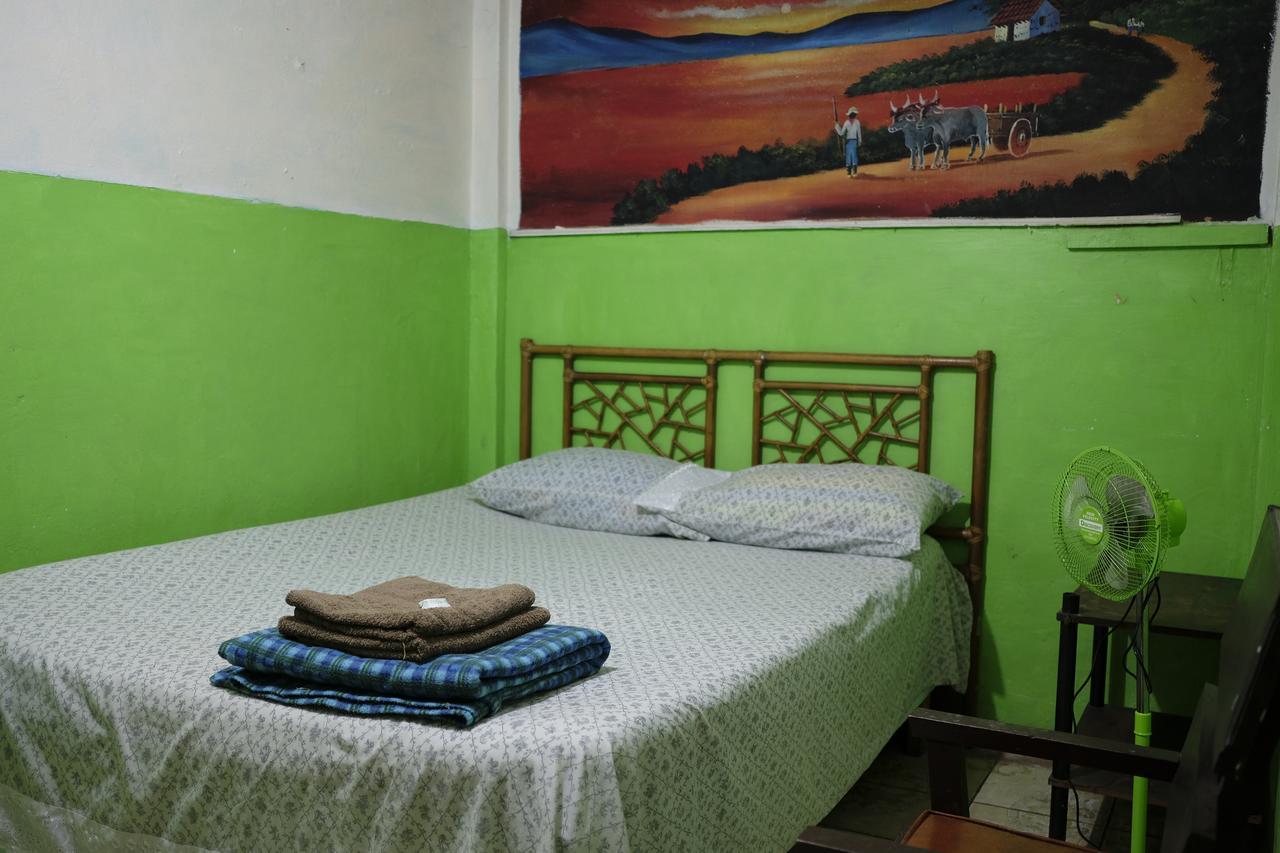 Hostal Del Este Santa Fe Сан-Хосе Экстерьер фото