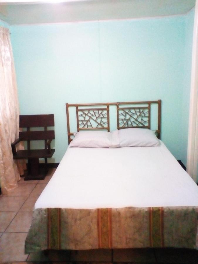 Hostal Del Este Santa Fe Сан-Хосе Экстерьер фото